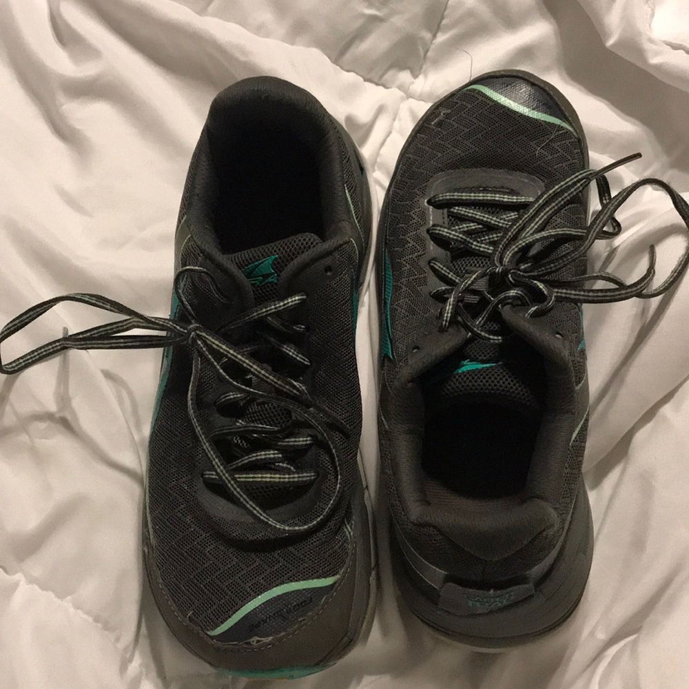 Altra Olympus 2.0 Zero Drop  Women’s size 8.5 EUC